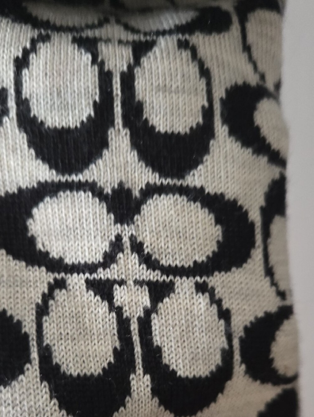 Coach Knit Jacket Scarf - Black & White Reversible - Picture 4 of 4